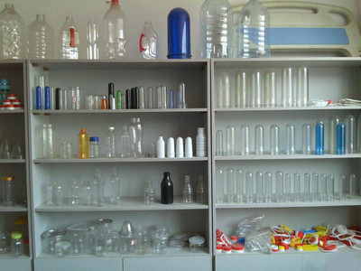 供應廠家生產yc-b2型一出二全自動吹瓶機-臺州黃巖涌昌機械廠